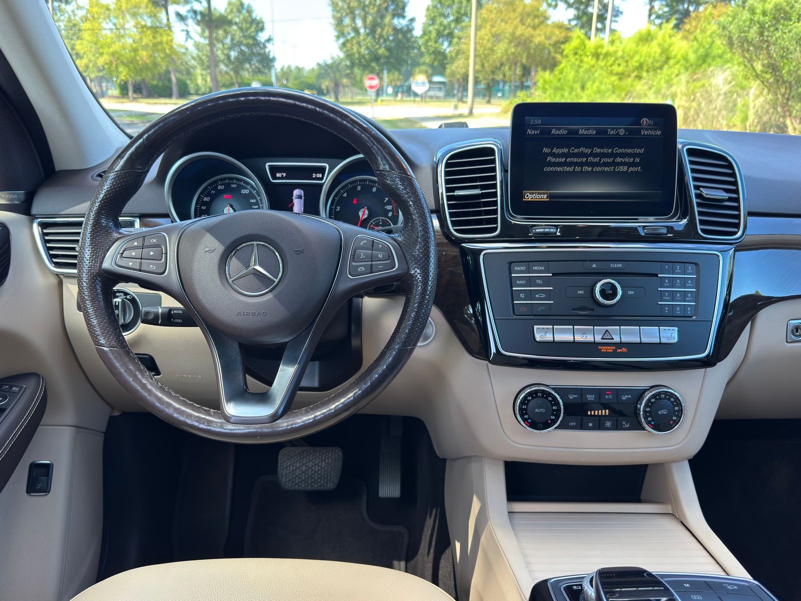 2017 Mercedes Benz GLE 350 4MATIC photo 3