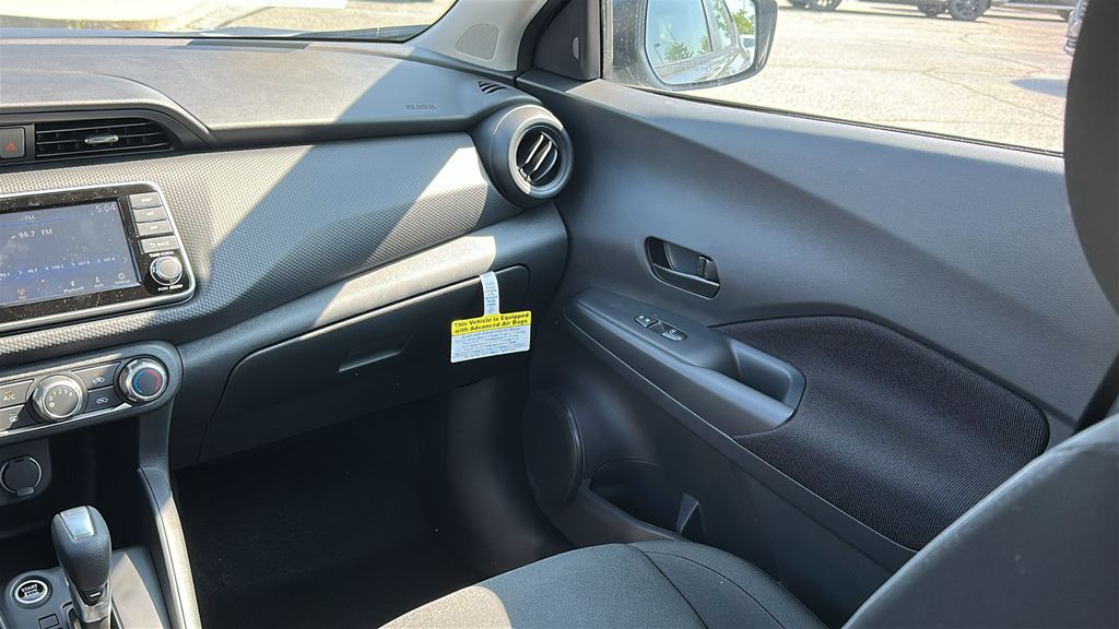 2025 Nissan Kicks Play S photo 24