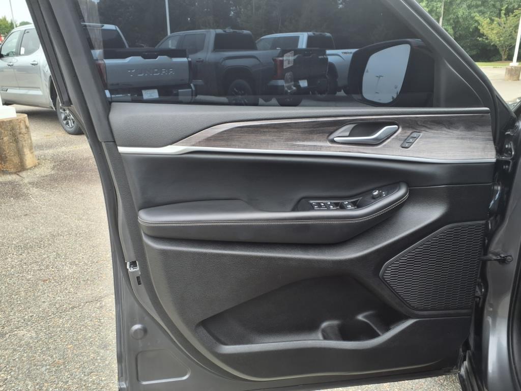 2023 Jeep Grand Cherokee Limited photo 14