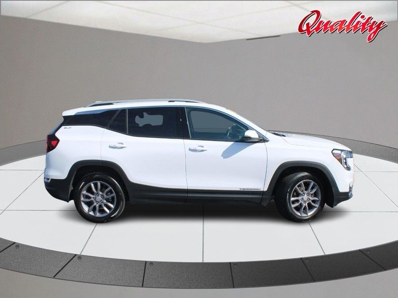 2023 Gmc Terrain SLT photo 2