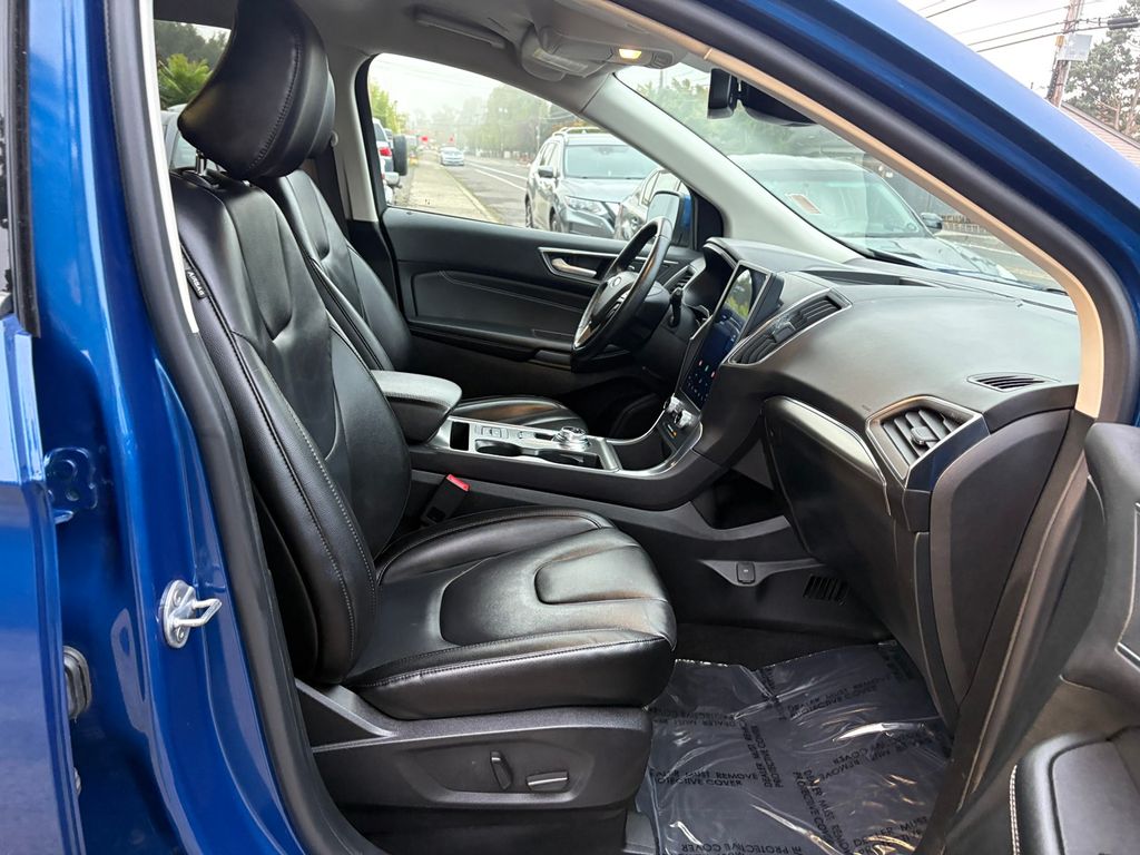 2022 Ford Edge Titanium photo 24