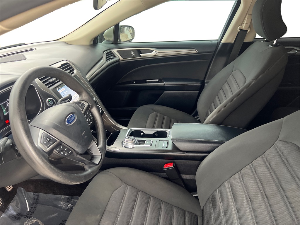 2017 Ford Fusion SE photo 8
