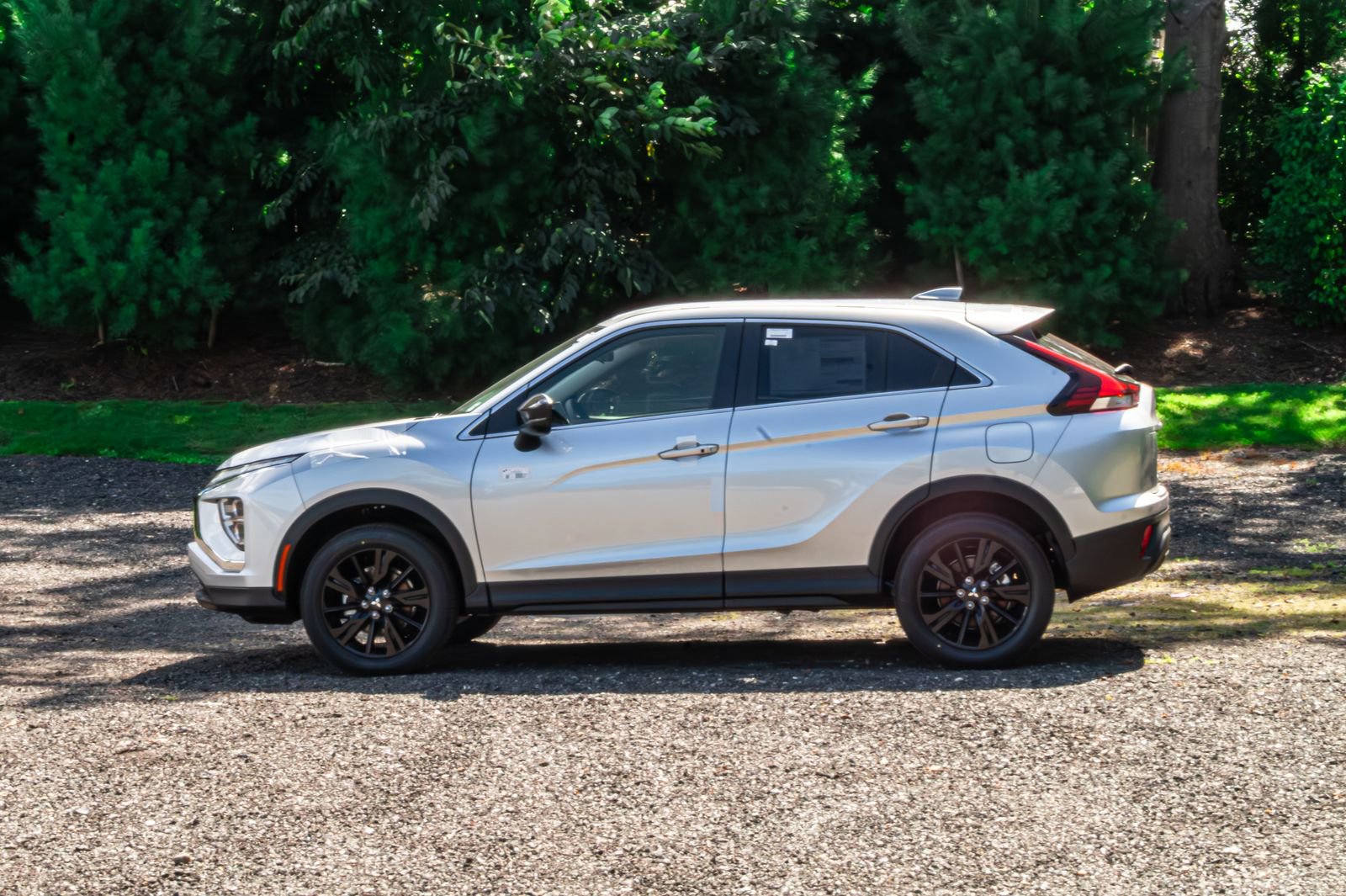 2025 Mitsubishi Eclipse Cross SEL photo 2