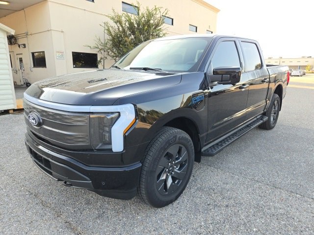 2025 Ford F-150 Lightning Lariat's photo