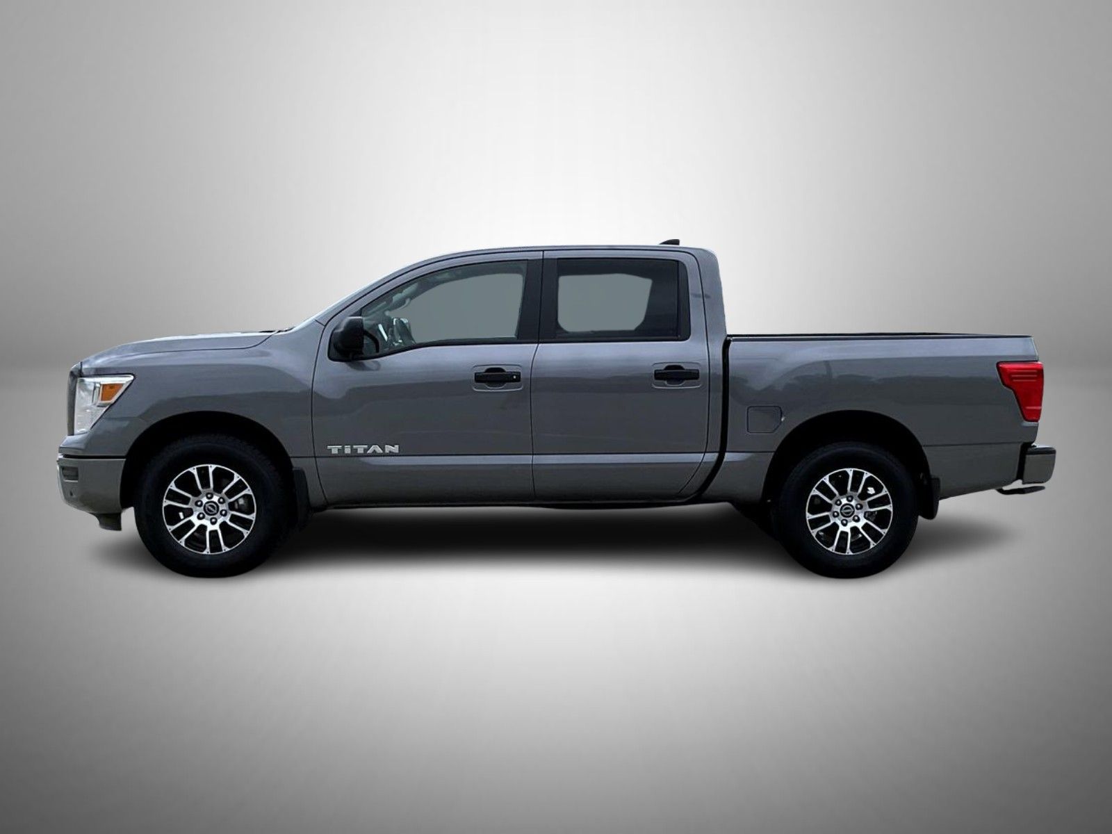 2024 Nissan Titan SV photo 8