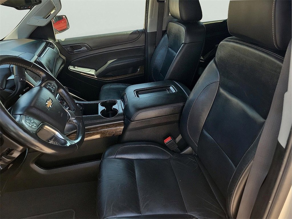 2019 Chevrolet Suburban LT photo 12