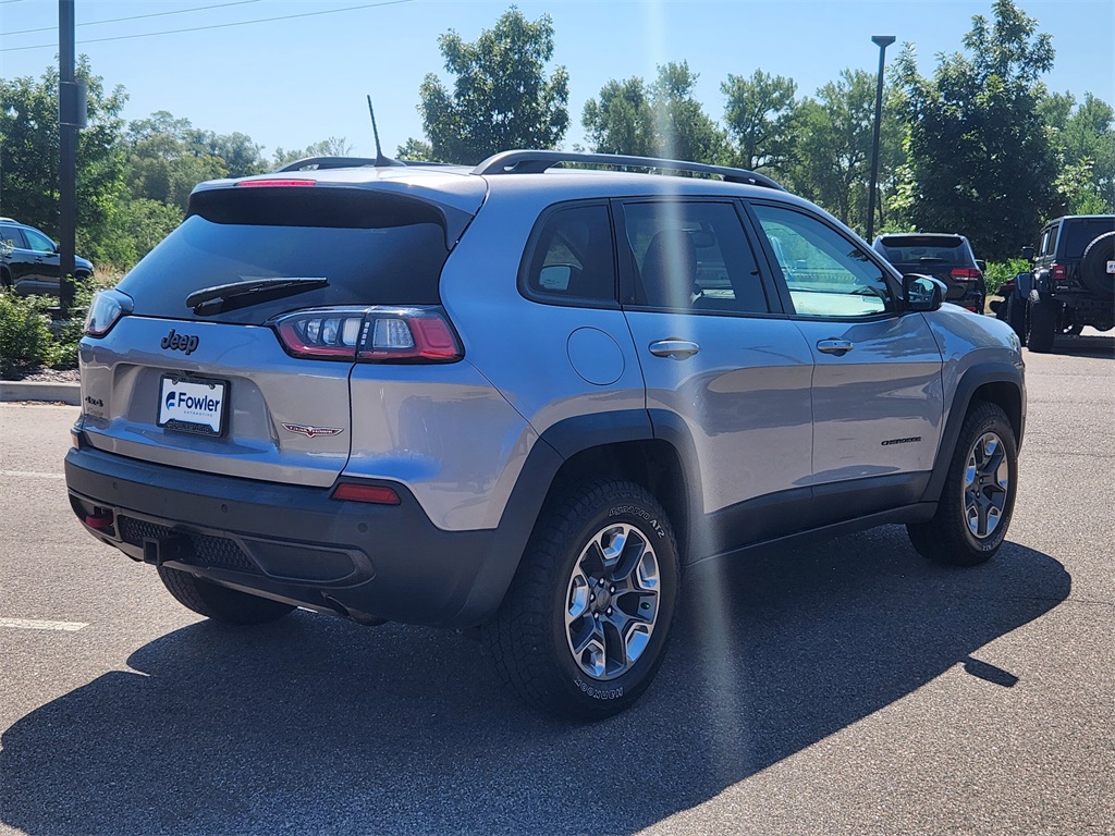 2019 Jeep Cherokee Trailhawk photo 2