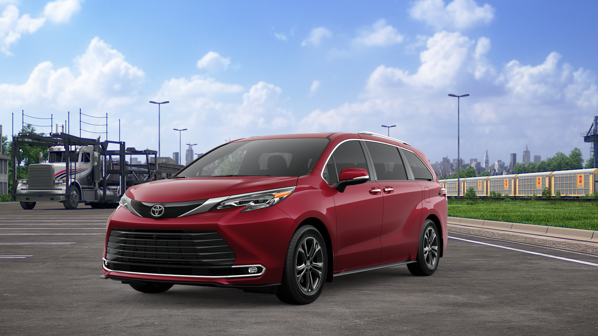 2026 Toyota Sienna Platinum's photo