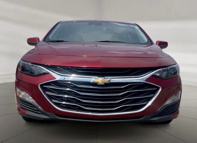 2024 Chevrolet Malibu 1LT photo 2