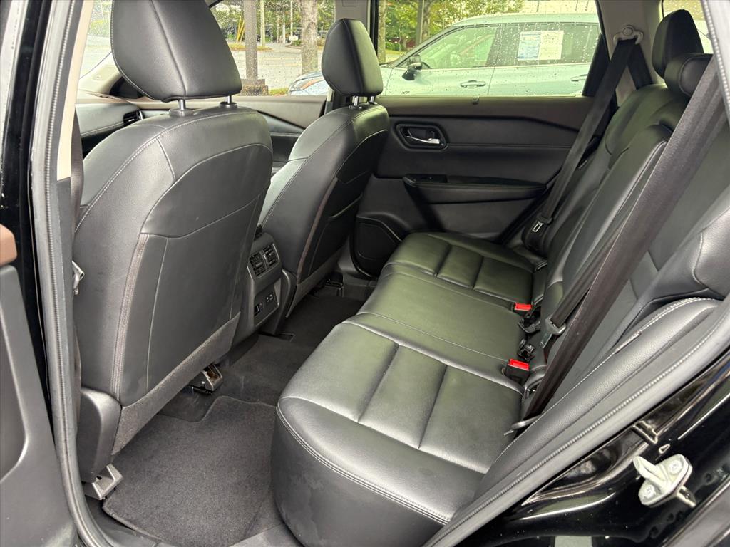 2023 Nissan Rogue SL photo 2