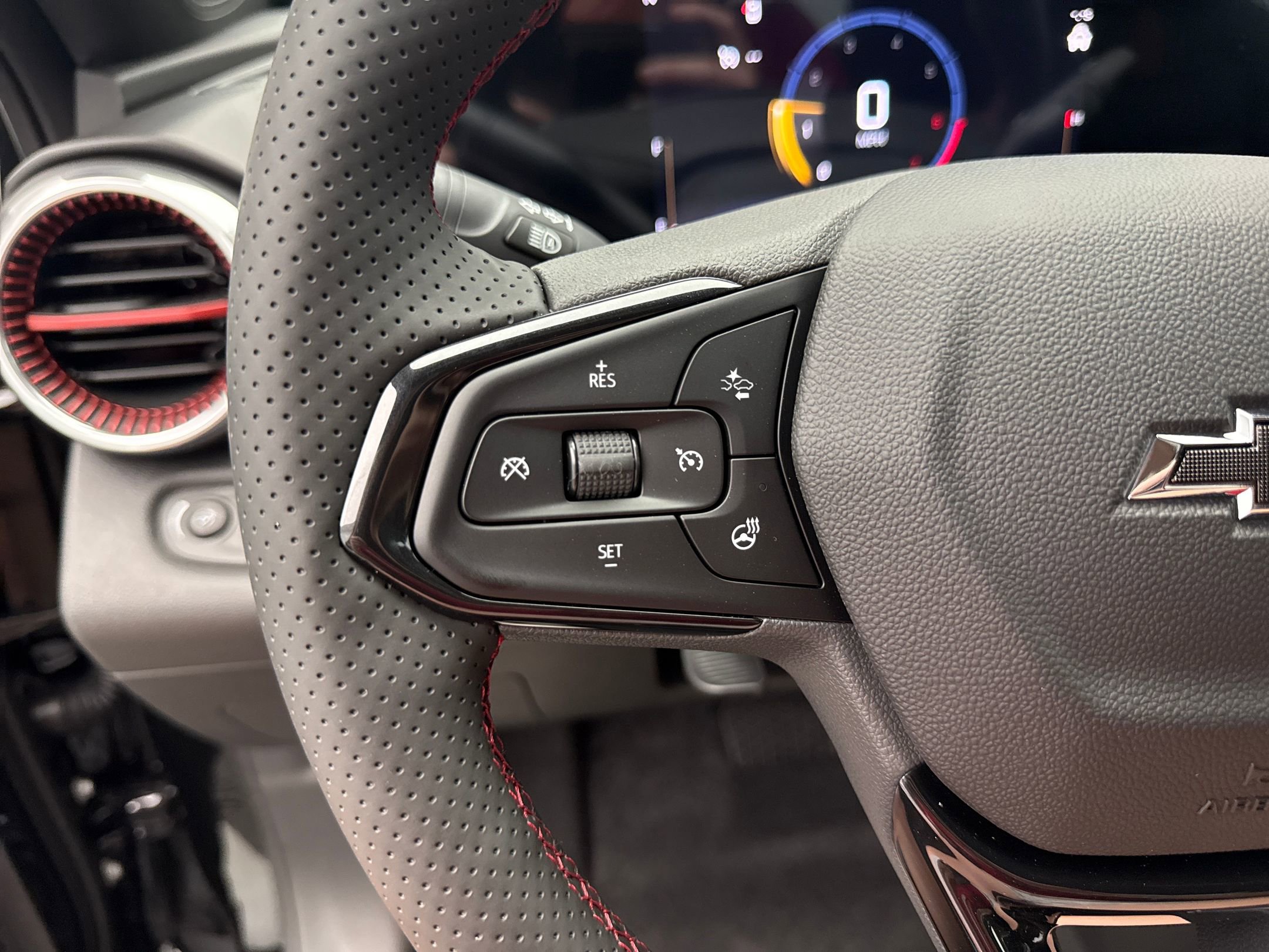 2025 Chevrolet Trax photo 16