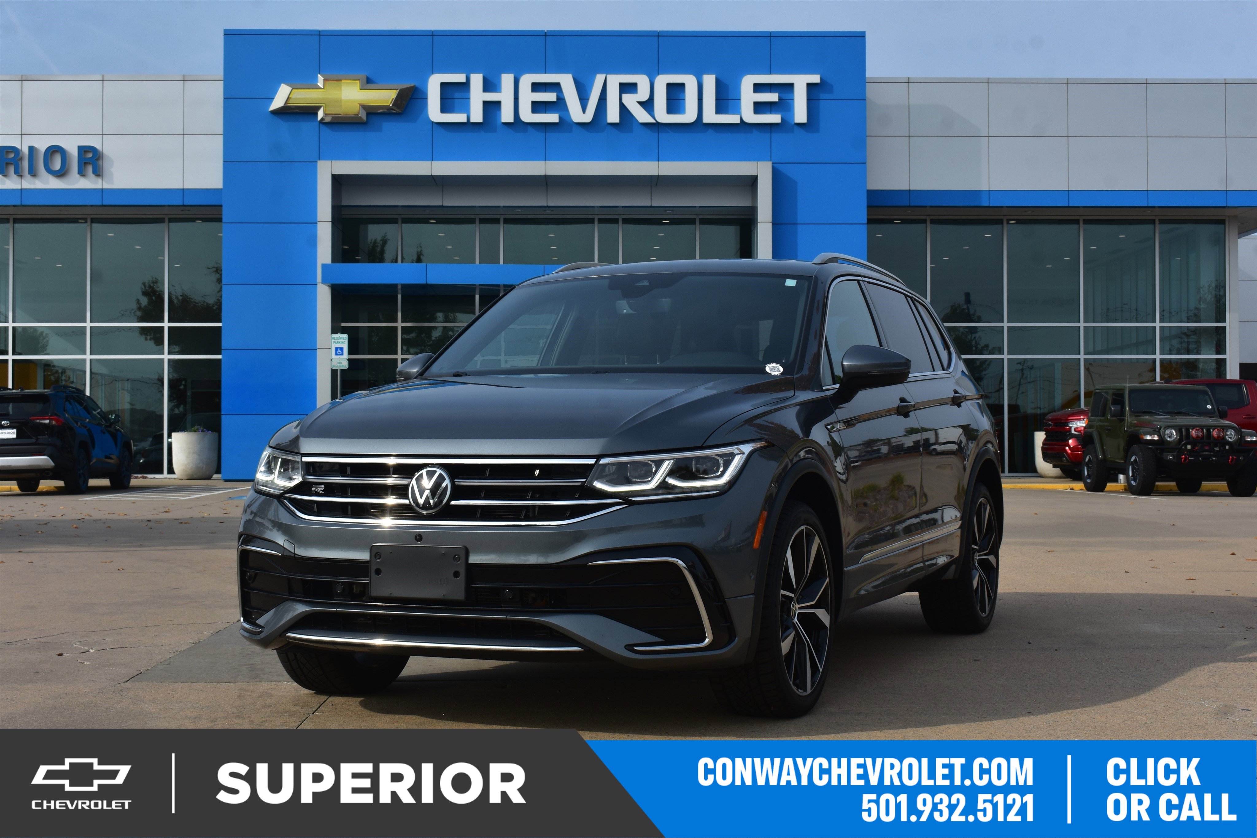 2022 Volkswagen Tiguan SEL R-LINE's photo