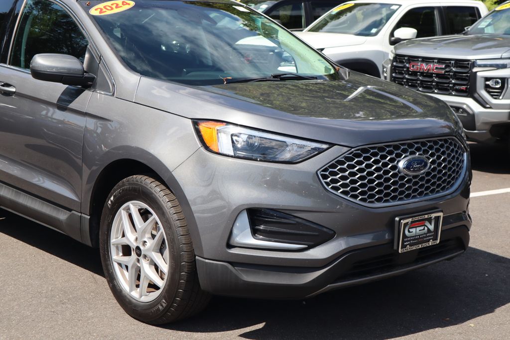 2024 Ford Edge SEL photo 3