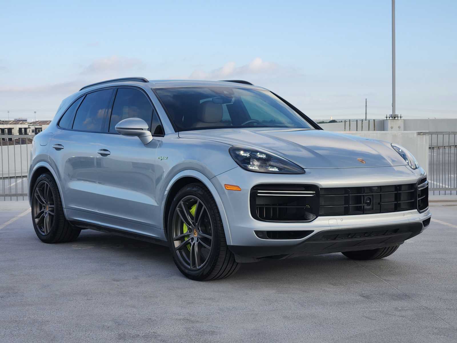 2020 Porsche Cayenne Turbo S E-Hybrid photo 3