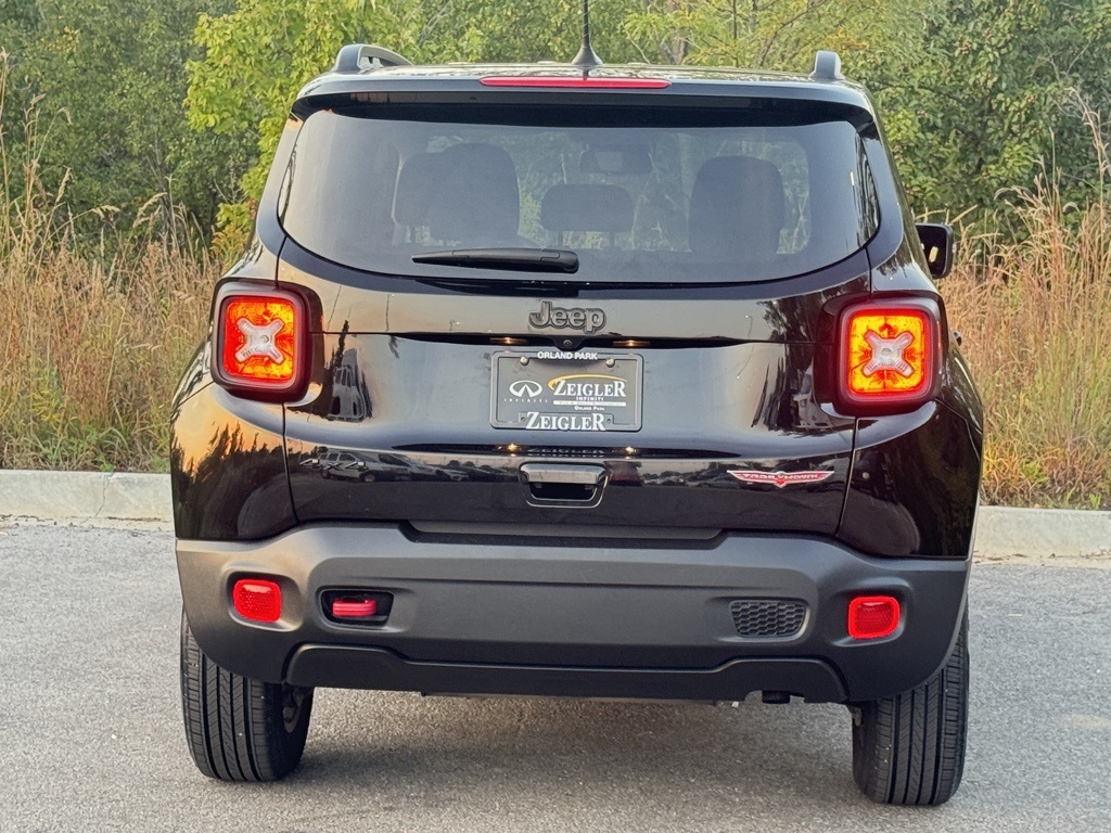 2023 Jeep Renegade Trailhawk photo 5