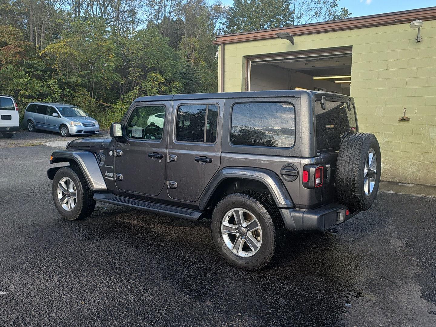 2021 Jeep Wrangler Unlimited Sahara photo 4