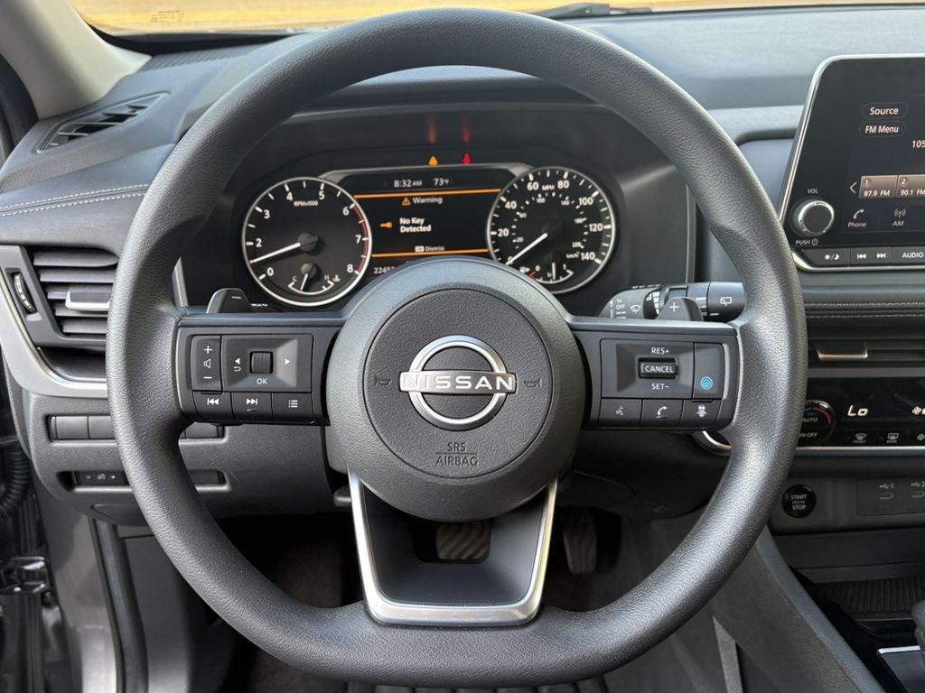 2024 Nissan Rogue SV photo 16