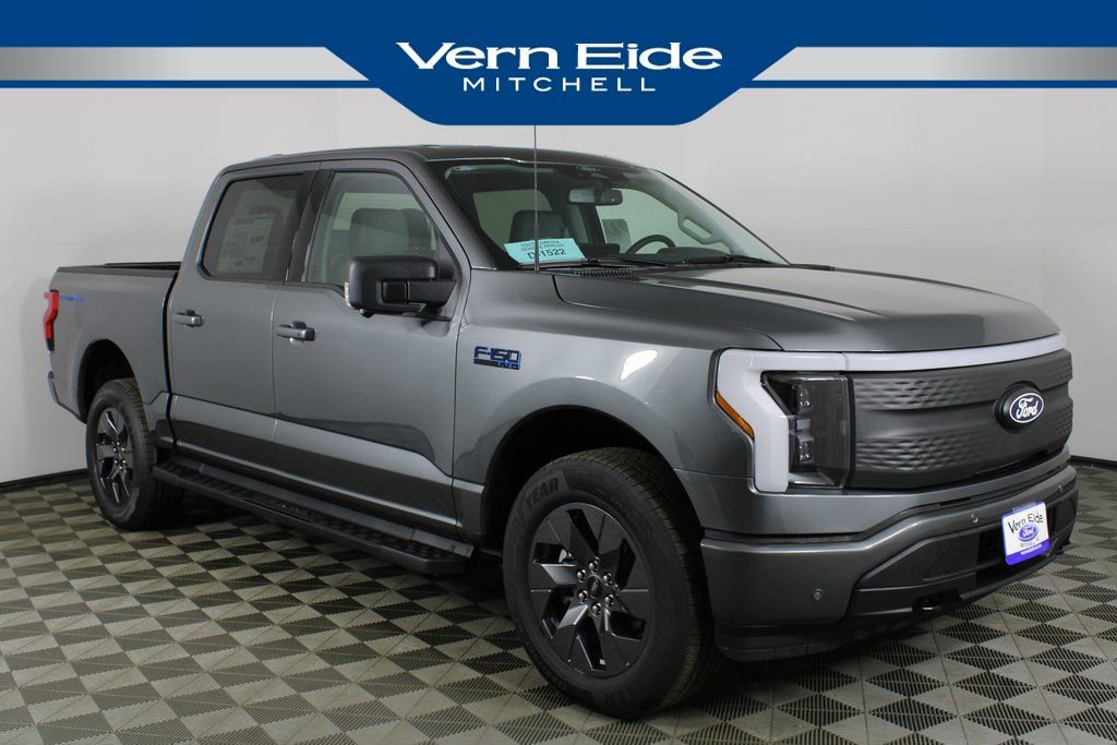 2025 Ford F-150 Lightning Flash's photo