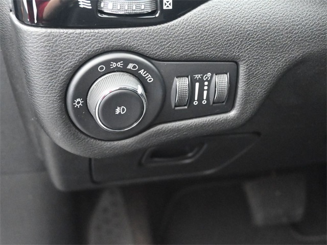 2021 Jeep Cherokee Altitude photo 8