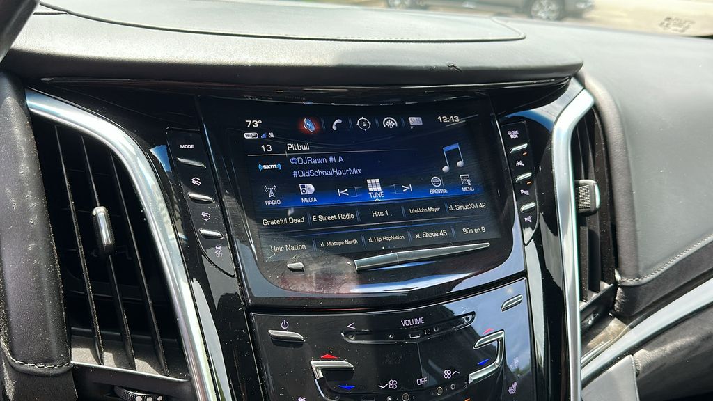 2019 Cadillac Escalade ESV Platinum photo 17