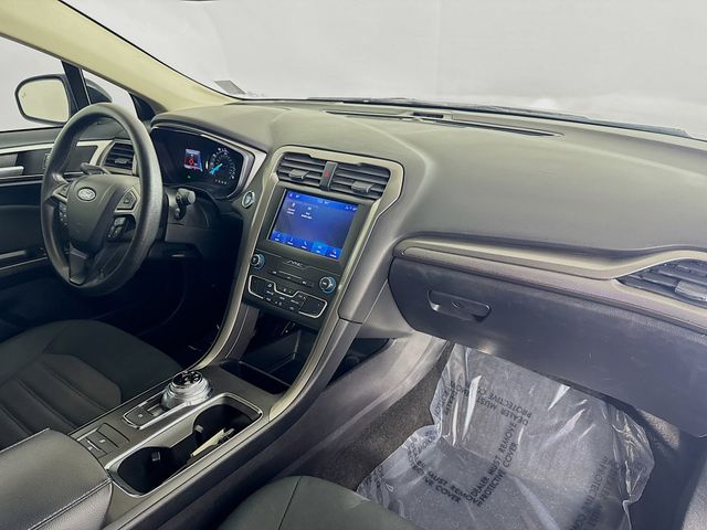2020 Ford Fusion SE photo 24