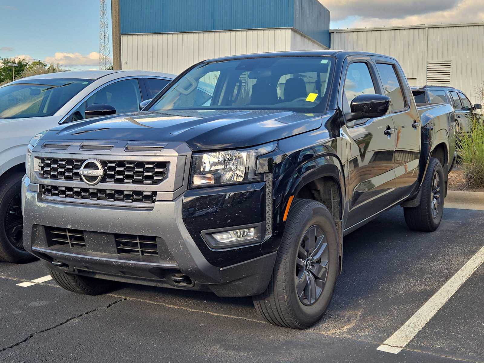 2025 Nissan Frontier SV photo 2