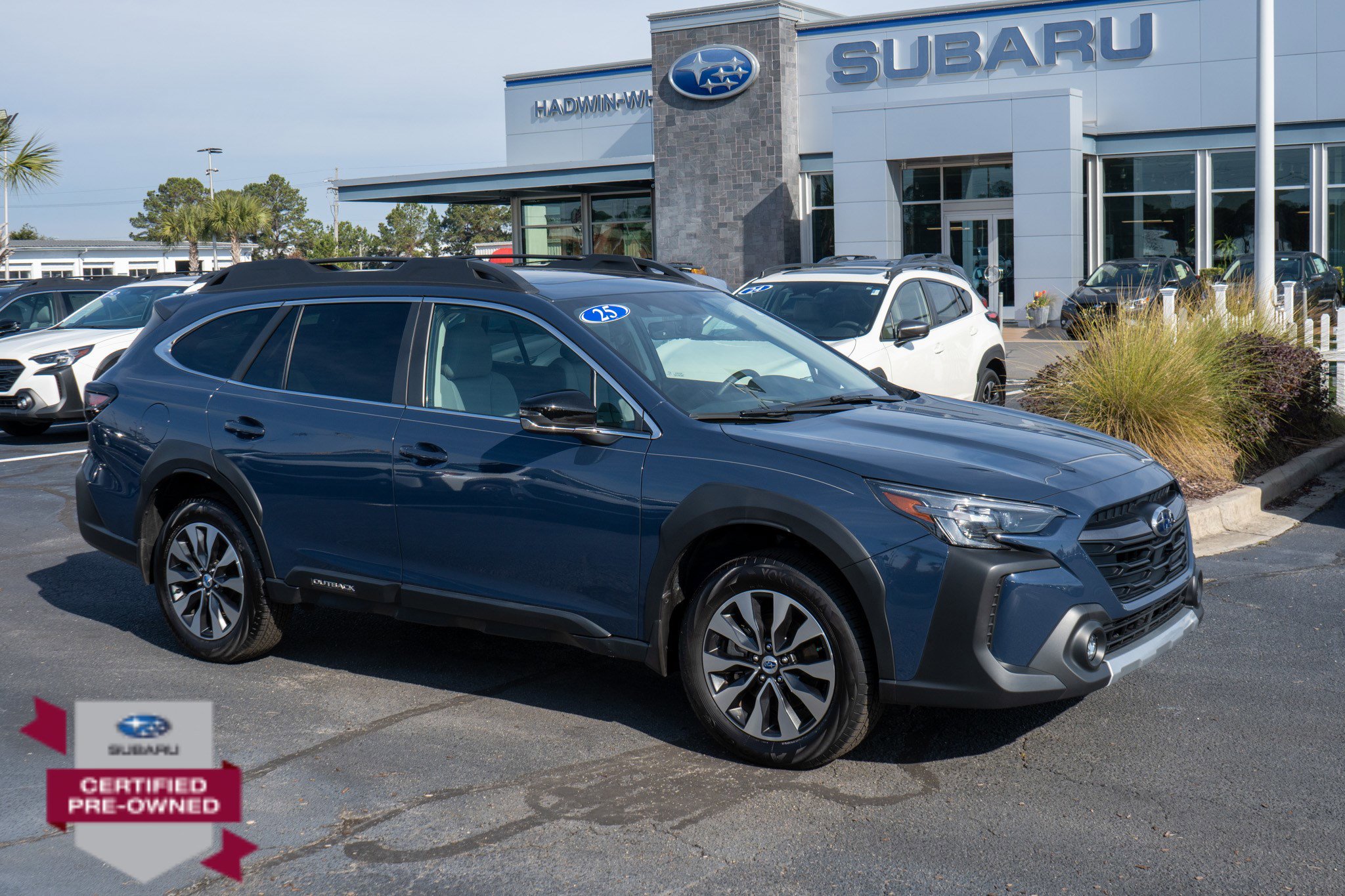 2025 Subaru Outback Limited's photo