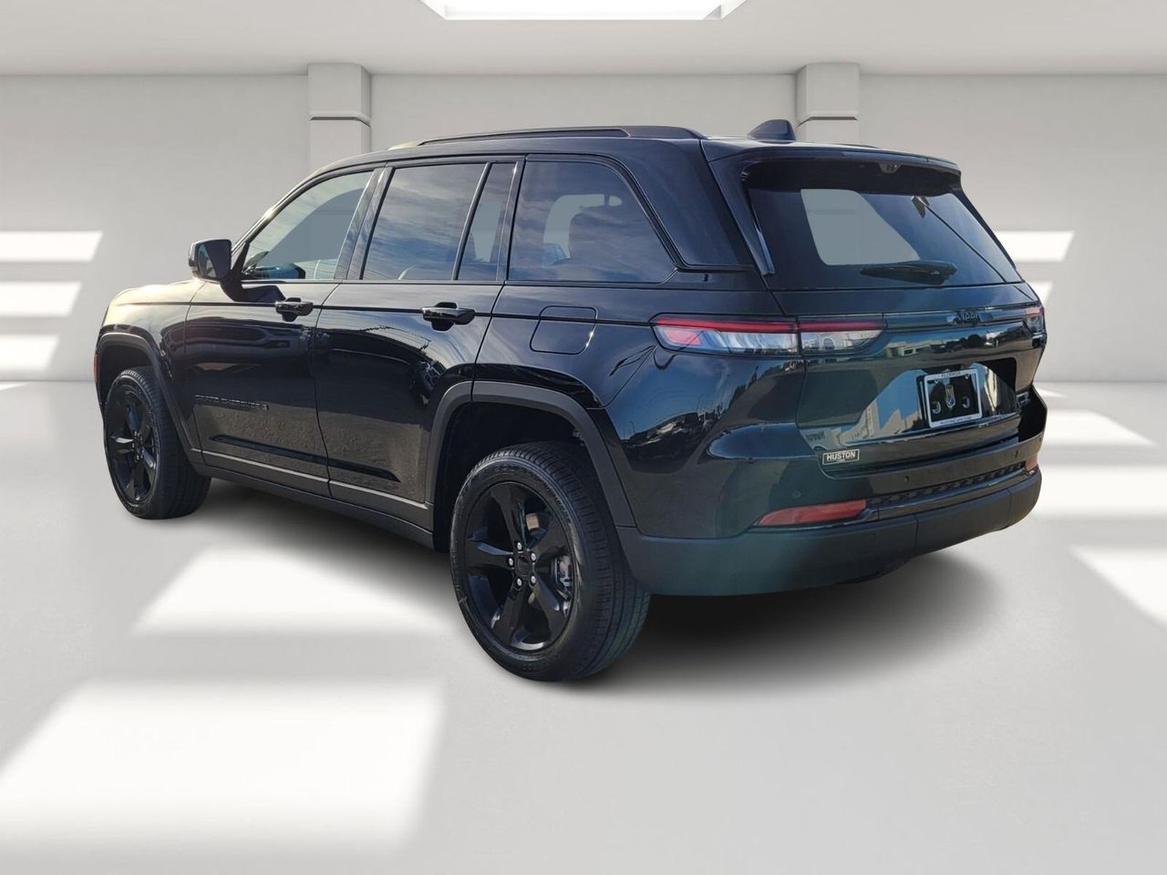 2025 Jeep Grand Cherokee Limited photo 3