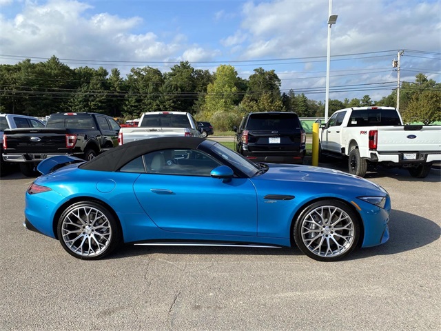 2024 Mercedes Benz SL 43 AMG photo 2