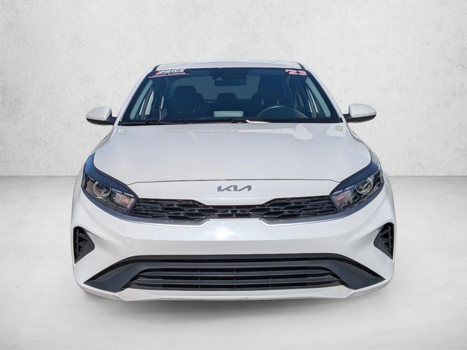 2023 Kia Forte LXS photo 2