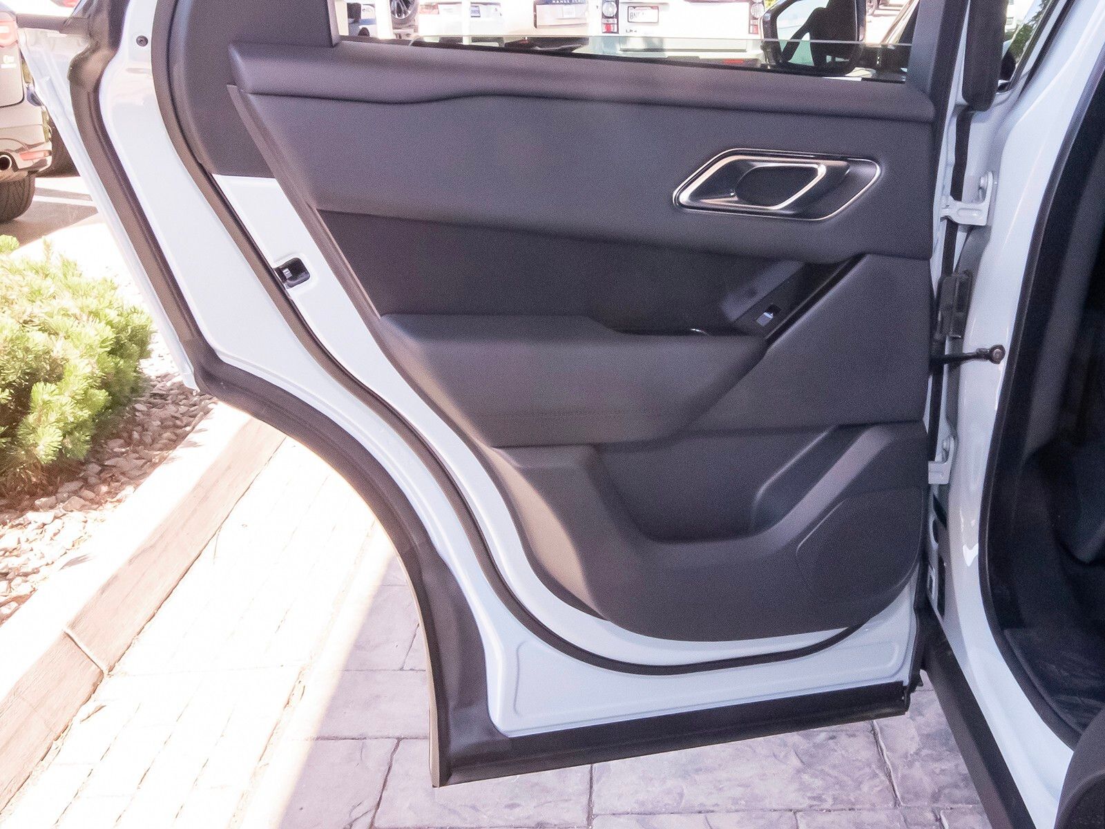 2026 Land Rover Range Rover Velar SE photo 42