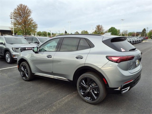 2025 Buick Envision Sport Touring photo 2