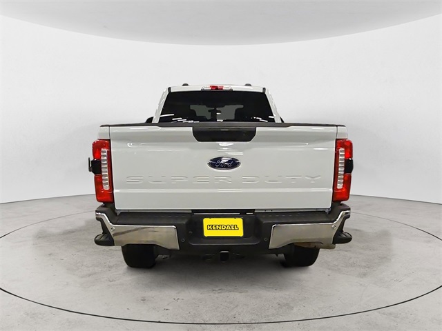 2024 Ford F-350 photo 4