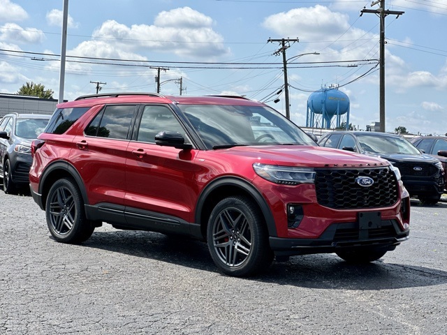 2025 Ford Explorer ST-Line photo 2