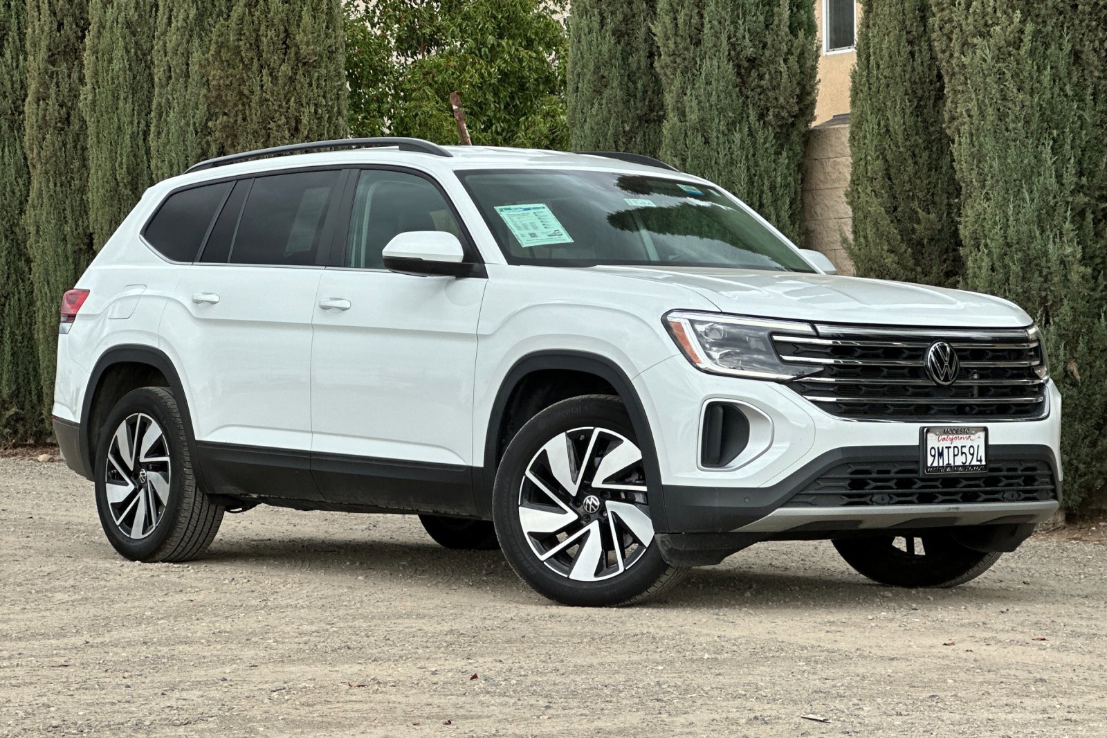 2024 Volkswagen Atlas SE Technology photo 2
