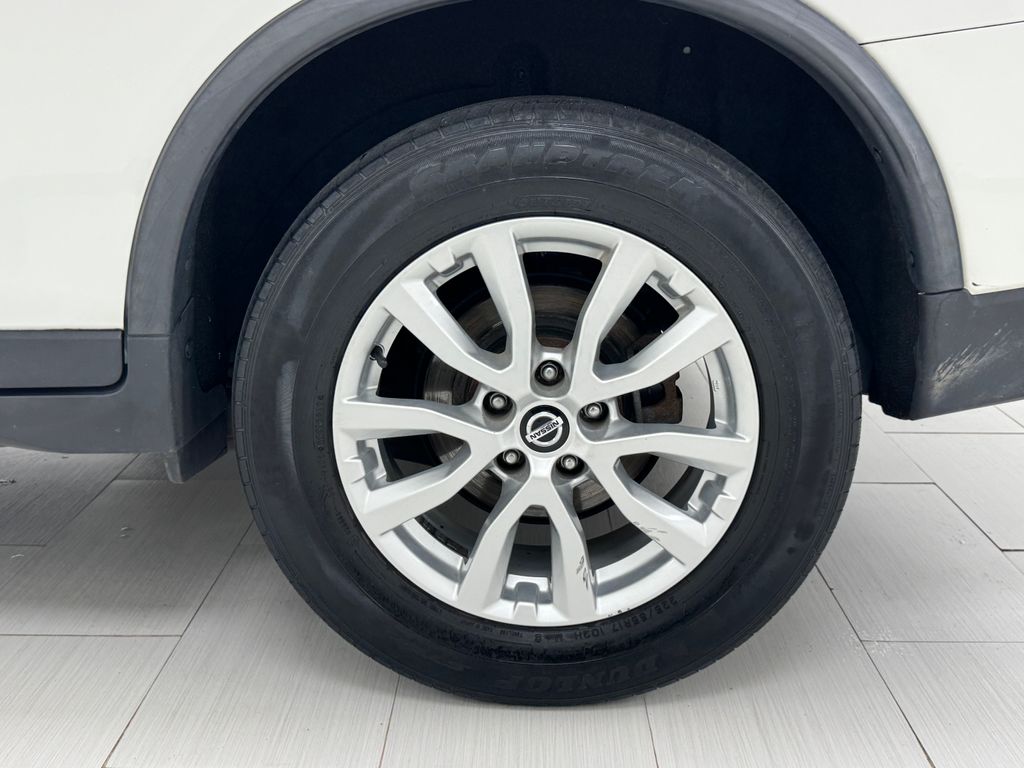 2020 Nissan Rogue SV photo 36