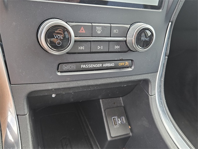 2022 Ford Edge Titanium photo 14