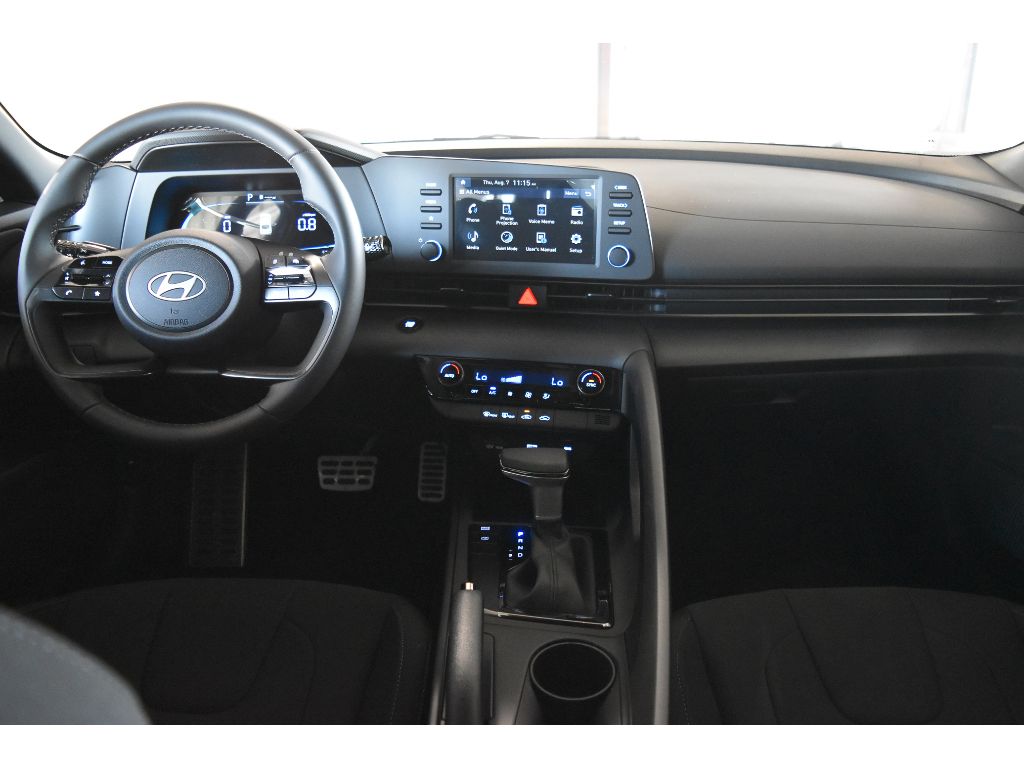 2025 Hyundai Elantra SEL Sport photo 23
