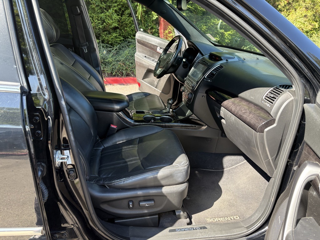 2014 Kia Sorento Limited V6 photo 20