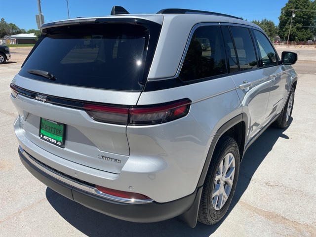 2024 Jeep Grand Cherokee Limited photo 4
