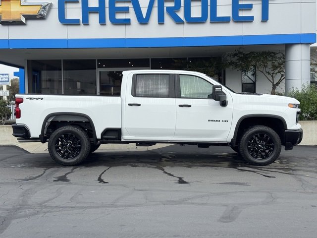 2026 Chevrolet Silverado 2500HD Custom photo 4