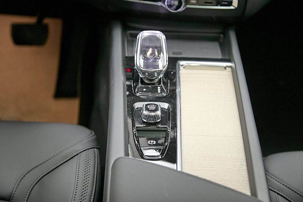 2026 VOLVO XC60 - Image 27