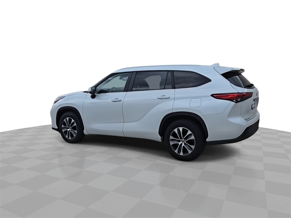2023 Toyota Highlander XLE photo 5