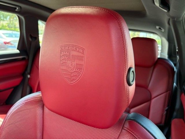2017 Porsche Cayenne Platinum Edition photo 12