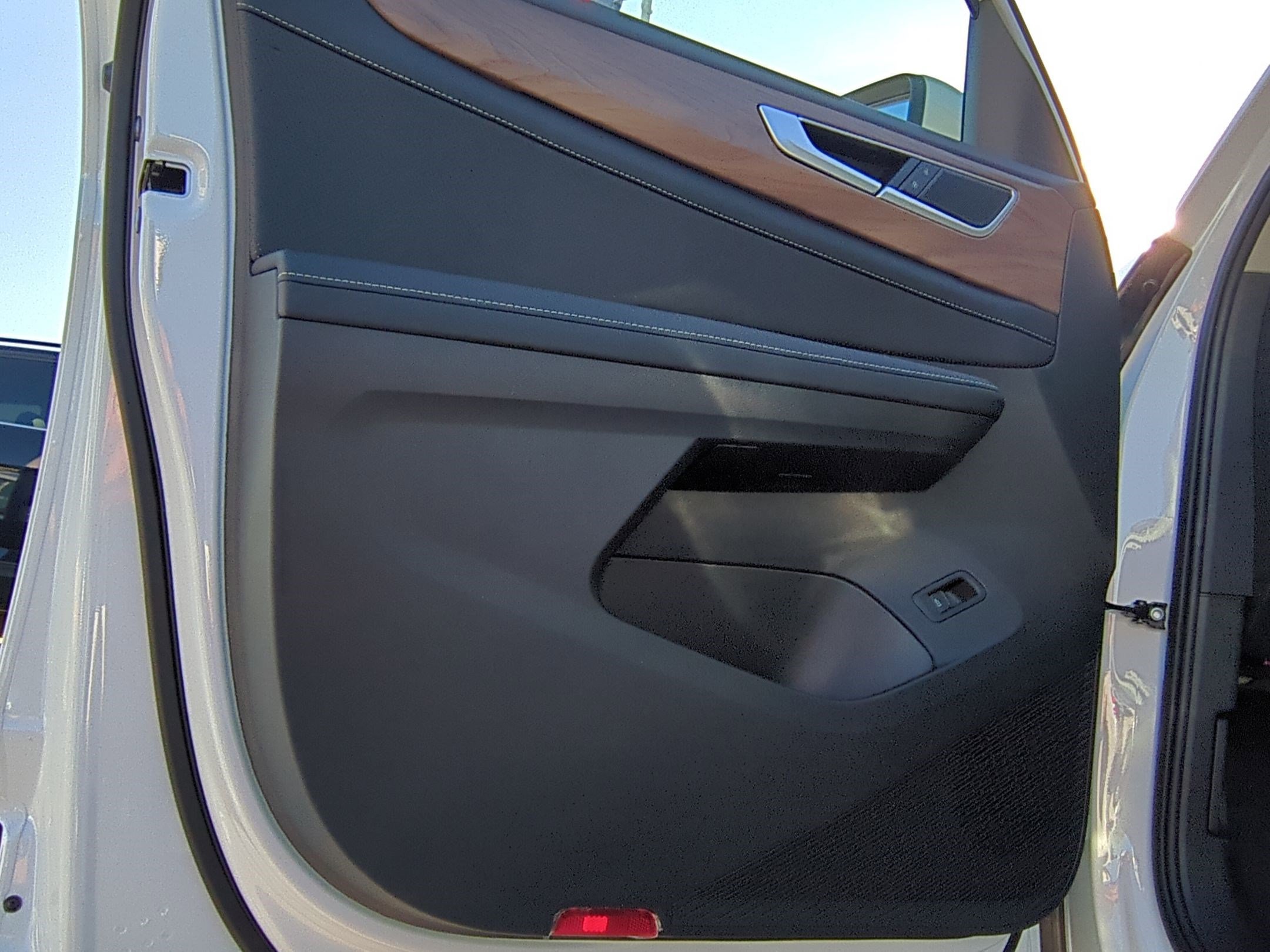 2026 Volkswagen Atlas SE Technology photo 4