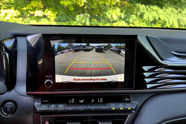 2025 Toyota Camry SE photo 24