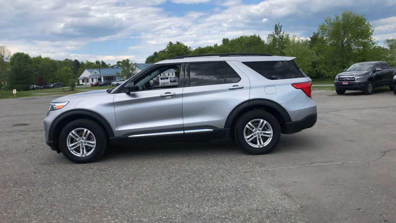 2023 Ford Explorer XLT photo 3
