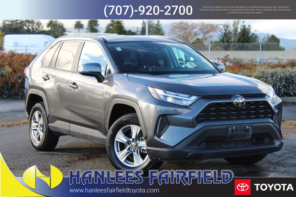 2025 Toyota RAV4 XLE's photo