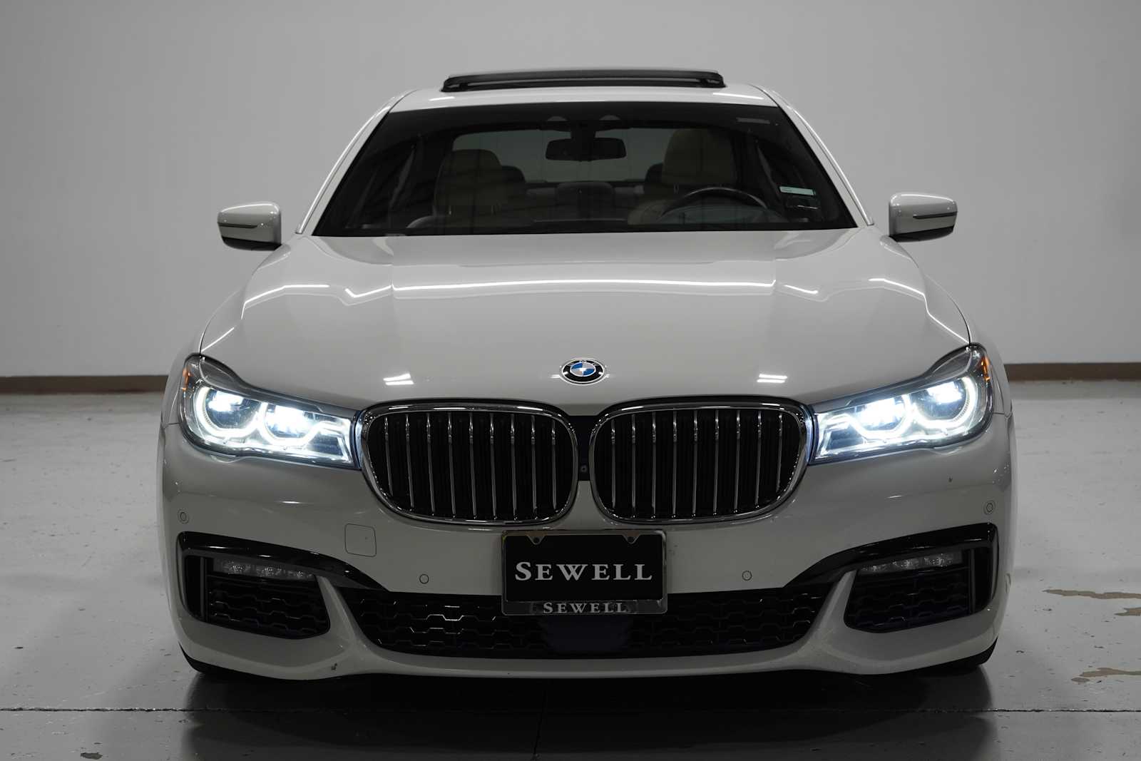 2018 Bmw 750i xDrive photo 2