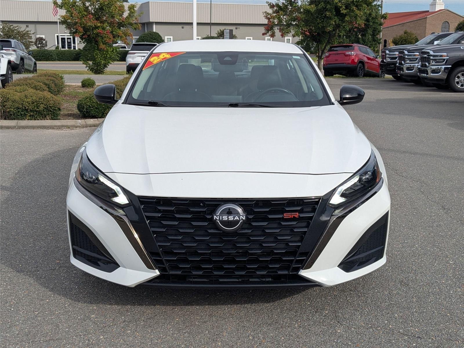 2024 Nissan Altima 2.5 SR photo 2
